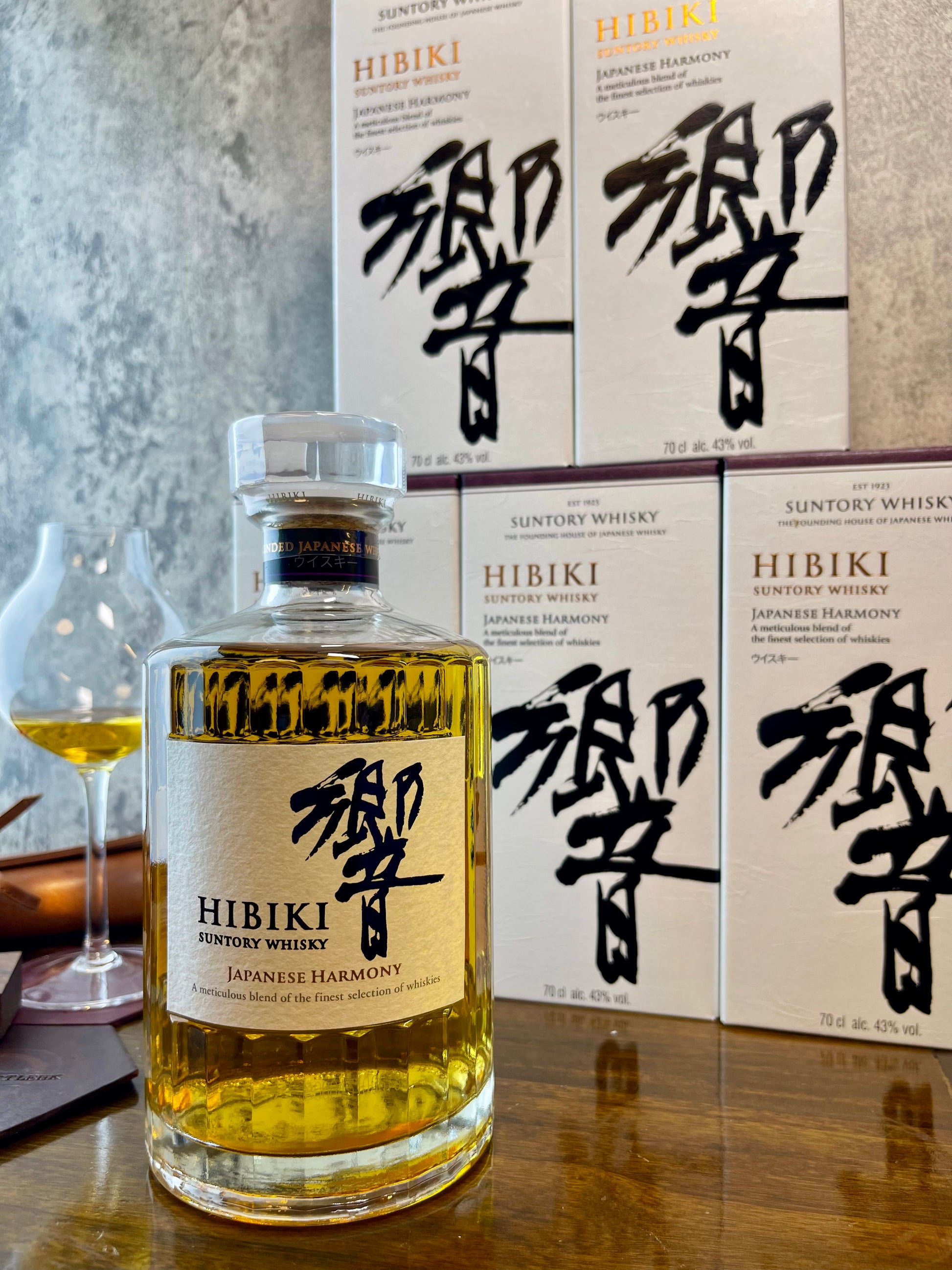 響 Suntory Hibiki Japanese Harmony Blended Whisky 700ml – WhiskyBottleHK